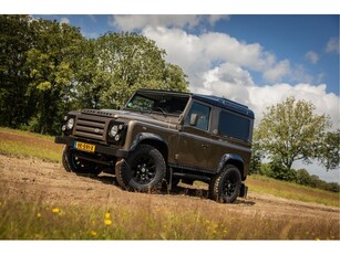 Land Rover Defender 2.4 Tdci Station Wagon Rough Edition