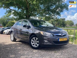 Opel Astra 1.4 Turbo Edition Cruise + Clima + Navi nu €