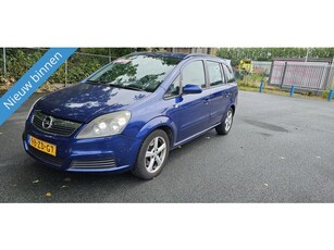 Opel Zafira 1.9 CDTi Business LEUKE AUTO MET RUIMTE VOOR 7