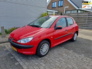 Peugeot 206 1.4 One-line Bj:2006 NAP!