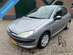 Peugeot 206 1.4 XT 149641 km NAP NIEUWE APK