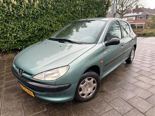 Peugeot 206 RIJDT PERFECT MET APK TOT 03-04-2025!