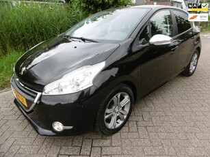 Peugeot 208 1.2 VTi Oxygo 5-deurs Navi Clima Cruise 1e eig