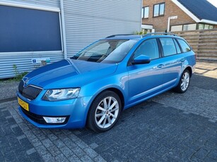 Skoda Octavia Combi 1.6 TDI DSG-Automaat NAV.+ Clima