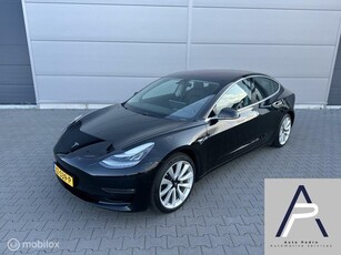 Tesla Model 3 Long Range 75 kWh performance wheels