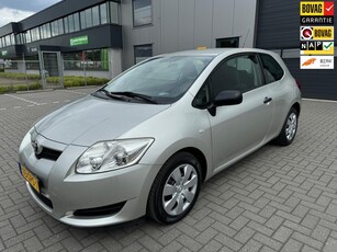 Toyota Auris 1.4-16V Terra