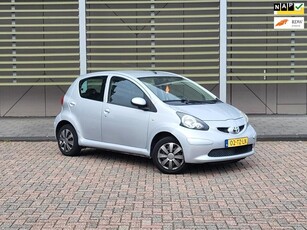 Toyota Aygo 1.0-12V + / Elektrische ramen / Nap / 5 deurs /