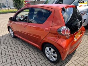 Toyota Aygo 1.0 VVT-i Dynamic Orange AIRCO