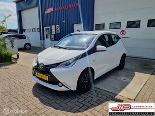 Toyota Aygo 1.0 VVT-i x-play airco