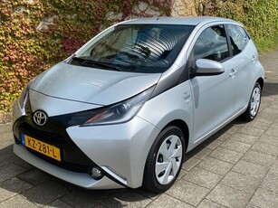 Toyota Aygo 1.0 VVT-i x-playCameraAirco5 Deurs