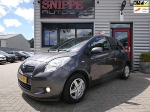 Toyota Yaris 1.3 VVTi Sol -LEDEREN