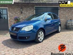 Volkswagen Polo 1.4-16V UNITED