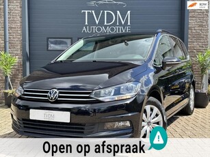 Volkswagen Touran 1.5 TSI Comfortline Business 7p Apple