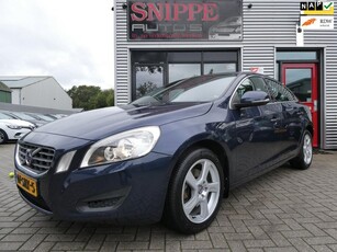 Volvo S60 1.6 T4 Momentum 180 PK!