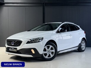 Volvo V40 Cross Country 1.6 T4 Momentum Automaat Leder