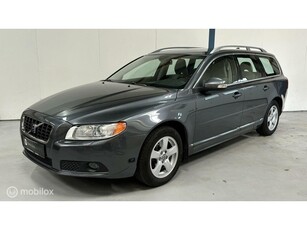 Volvo V70 2.5FT Summum AUTOMAAT / LEER / XENON