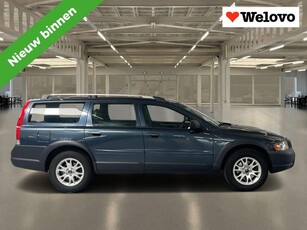 Volvo XC70 2.5 T Summum Uniek geheel Dealer onderhouden