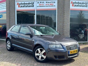 Audi A3 2.0 FSI Attraction - Clima - Cruise - Elek ramen