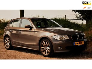 BMW 1-serie 118i Executive ZEER MOOI MET AIRCO EN MEER!