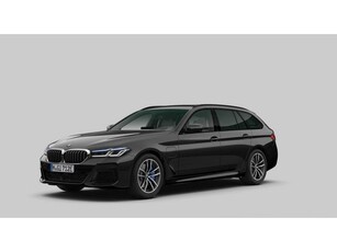 BMW 5-serie Touring 530e M-Sport Comfort Zetels Driving