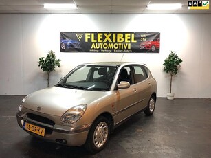 Daihatsu Sirion 1.0-12V / Automaat / Leer / Cruise / Airco