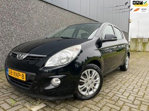 Hyundai I20 1.2i Plus/Dealer onderh/Nieuwe APK en Beurt!