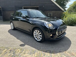 MINI Mini 1.5 Cooper Chili. 136pk !Navi, half leer,17