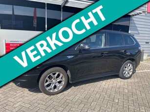 Mitsubishi Outlander 2.0 PHEV Instyle camera l navigatie l zonnedak