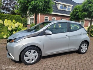 Toyota Aygo 1.0 VVT-i , airco, achteruitrij camera.