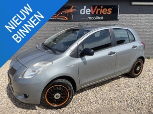 Toyota Yaris 1.0 VVTi + **AIRCO-CRUISECONTROLE-PDC**