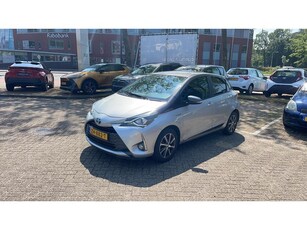 Toyota Yaris 1.5 Hybrid Y20 Bi-Tone Dealer onderhouden