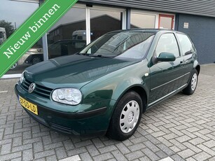 Volkswagen Golf 1.6 Trendline