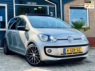 Volkswagen Up! 1.0 groove up! Pano + Cruise + Navi