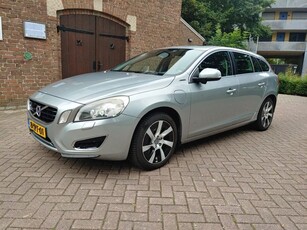 Volvo V60 2.4 D6 AWD Plug-In Hybrid Pure Limited (bj 2013)