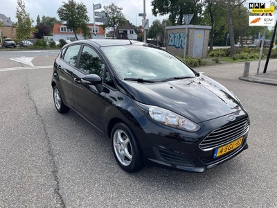 Ford Fiesta 1.0 Style / airco / navigatie / pdc / lmv /