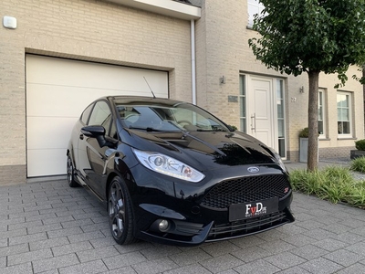 Ford Fiesta 1.6 ST 182pk Navi RecaroStoelen 17