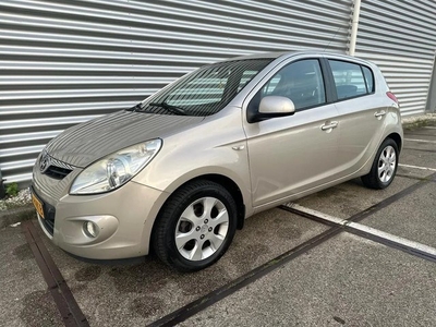 Hyundai i20 1.4i i-Catcher AIRCO-CENTRAAL-5DEURS