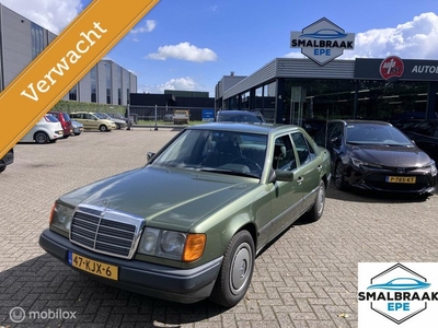 YOUNGTIMER! Mercedes 260 E Sedan