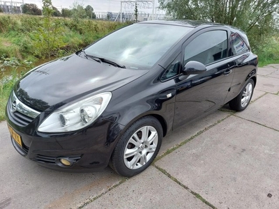 Opel Corsa 1.2-16V Cosmo (bj 2007)