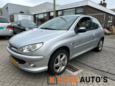 Peugeot 206 1.6-16V Quiksilver (bj 2004)