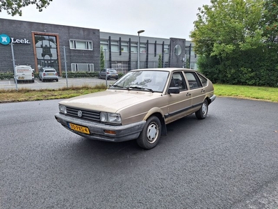 Volkswagen Passat 1.6 TD 5 bak (bj 1986)