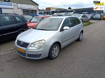 Volkswagen Polo 1.4-16V Optive 5 -Drs Bj:2006 NAP!