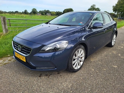 Volvo V40 1.6 diesel vol leer pano