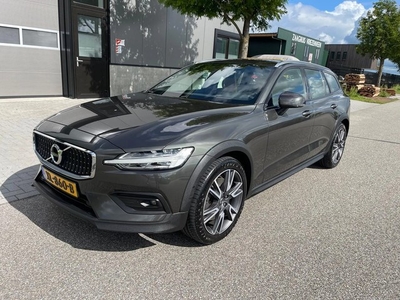 Volvo V60 Cross Country 2.0 D4 AWD Intro