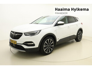 Opel Grandland X 1.6 Turbo Hybrid4 Innovation Automaat 300pk Navigatie | Climate Control | Verwarmbare Voorstoelen | Trekhaak | Lichtmetalen Velgen | Donker getinte achterramen | AGR Stoelen