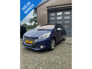 Peugeot 208 1.6 VTi Allure Climate/Bluetooth/NAP