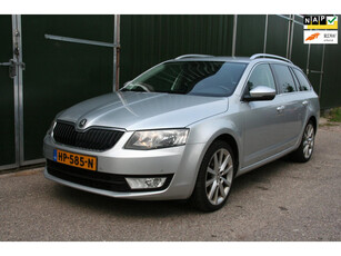 Skoda Octavia Combi 1.6 TDI Ambition DSG AUTOMAAT, AIRCO, NAVIGATIE, TREKHAAK