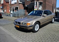 BMW 7-serie 750i V12 youngtimer