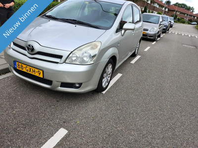 Toyota COROLLA verso 1.8 VVT-I AUTOMAAT MOTOR MAAKT GELUID !!!