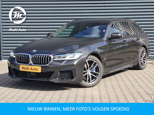 BMW 5 Serie Touring 530e xDrive M Sport Plug in Hybrid PHEV | Panodak | Trekhaak af Fabriek | Lederen Sportstoelen | Laser LED | Harman Kardon | Adaptive Cruise | Head Up | 360 Camera |